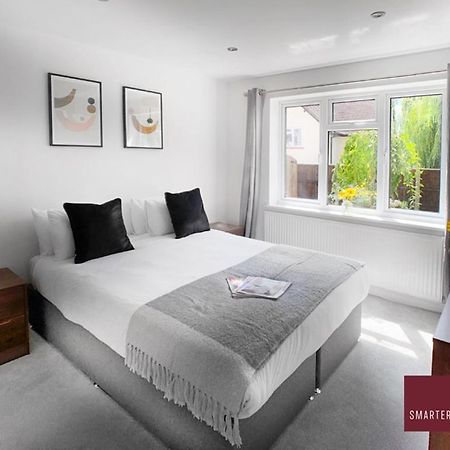Sunninghill Village - 2 Bed - Parking And Garden 阿斯科特 外观 照片