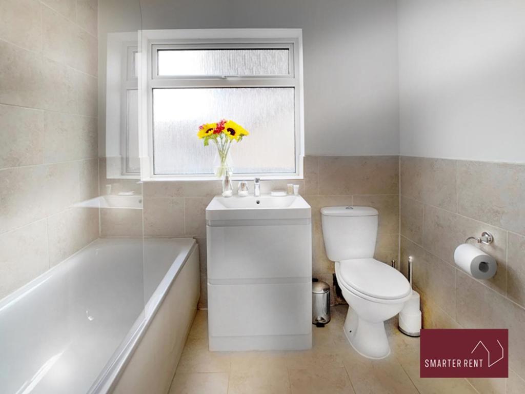Sunninghill Village - 2 Bed - Parking And Garden 阿斯科特 外观 照片